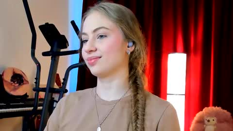 Ally    STREAMING ON TWITCH NOW Check my Twitter for updates online show from 8, 10, 2025