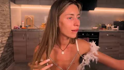 J online show from 19, 9, 2025