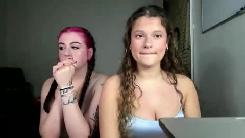 Snapshot of thebaileybrooks chatting on 21, 10, 2025 thebaileybrooks online show from 21, 10, 2025
