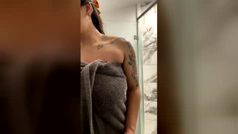Snapshot of thebellarosa chatting on 10, 6, 2026 Bella Rosa online show from 10, 6, 2026