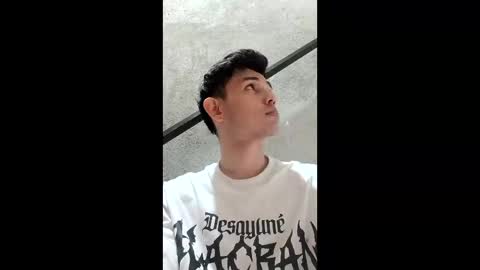 Snapshot of thebluesky_18 chatting on 15, 12, 2025 thebluesky_18 online show from 15, 12, 2025