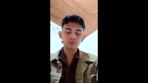 Snapshot of thebluesky_18 chatting on 16, 12, 2025 thebluesky_18 online show from 16, 12, 2025