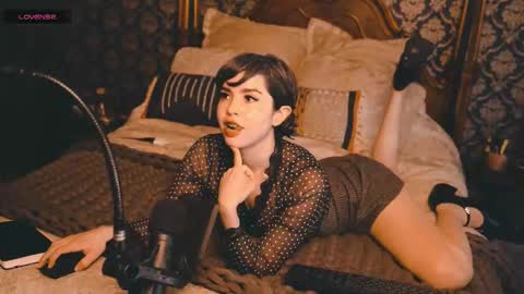 Joan online show from 5, 10, 2025