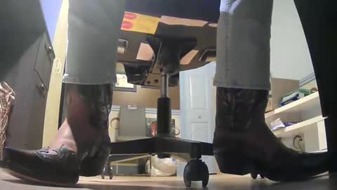 Snapshot of thecowboy_74 chatting on 18, 12, 2025 thecowboy_74 online show from 18, 12, 2025