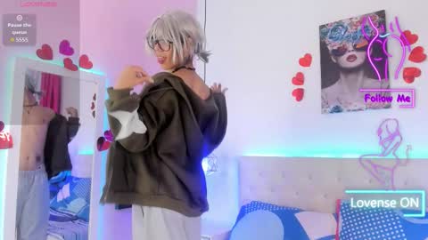 Snapshot of thedoll_ethan chatting on 15, 10, 2025 ethan online show from 15, 10, 2025