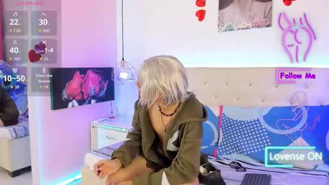 Snapshot of thedoll_ethan chatting on 16, 10, 2025 ethan online show from 16, 10, 2025