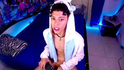 Snapshot of thedoll_ethan chatting on 6, 3, 2026 ethan online show from 6, 3, 2026