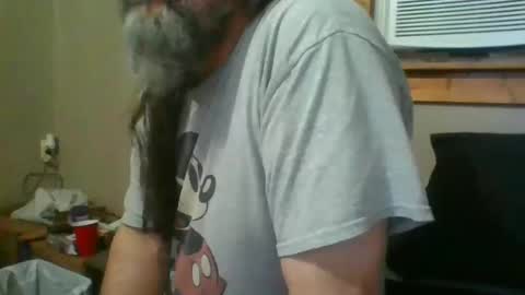 Snapshot of thedonkey4x4 chatting on 12, 10, 2025 thedonkey4x4 online show from 12, 10, 2025