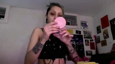 Snapshot of theeking_venus chatting on 8, 12, 2024 KIng Venus online show from 8, 12, 2024