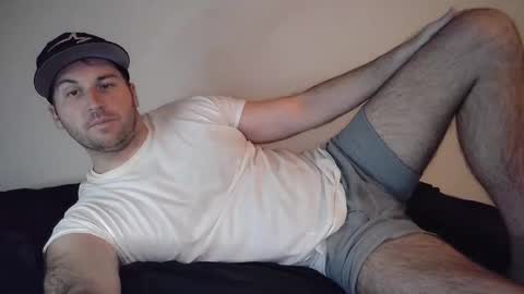 Snapshot of theetwohander chatting on 24, 4, 2026 Theetwohander online show from 24, 4, 2026