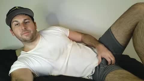 Snapshot of theetwohander chatting on 13, 5, 2026 Theetwohander online show from 13, 5, 2026