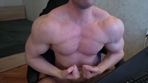 Snapshot of thefitgiant chatting on 17, 2, 2025 Vince online show from 17, 2, 2025