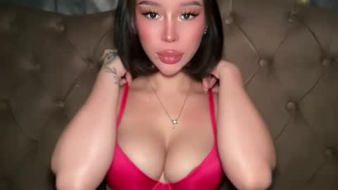 Elle  dont forget to folloW me and thumbs up online show from 6, 4, 2026