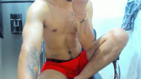 Snapshot of thehousedog chatting on 13, 1, 2025 thehousedog online show from 13, 1, 2025