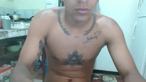 Snapshot of thehousedog chatting on 28, 2, 2025 thehousedog online show from 28, 2, 2025