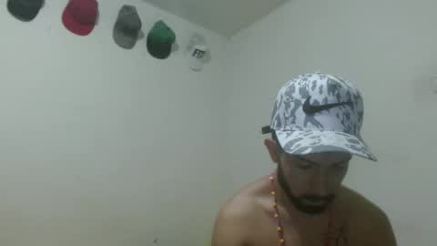 Snapshot of thehousedog chatting on 11, 3, 2025 thehousedog online show from 11, 3, 2025
