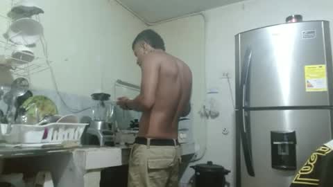 Snapshot of thehousedog chatting on 11, 3, 2025 thehousedog online show from 11, 3, 2025
