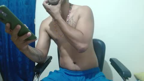 Snapshot of thehousedog chatting on 1, 10, 2025 thehousedog online show from 1, 10, 2025