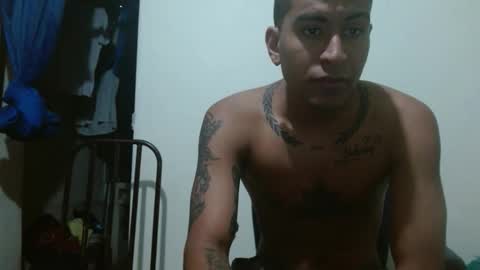 Snapshot of thehousedog chatting on 12, 10, 2025 thehousedog online show from 12, 10, 2025