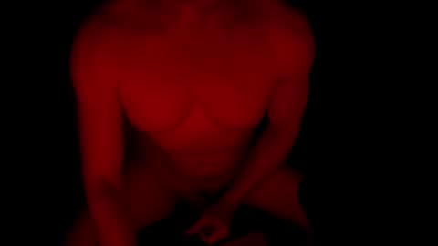 Snapshot of thehungmantis chatting on 15, 11, 2025 thehungmantis online show from 15, 11, 2025