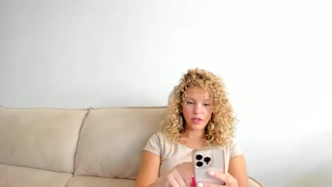 Lily Marie online show from 2, 12, 2024