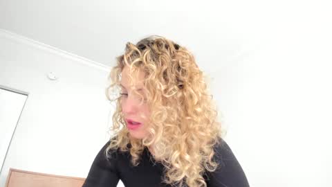 Lily Marie online show from 19, 12, 2024