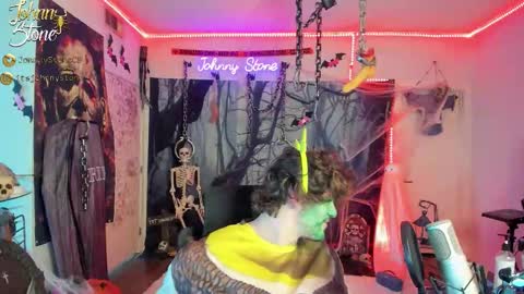 Snapshot of thejohnnystone chatting on 22, 10, 2025 Johnny Stone online show from 22, 10, 2025