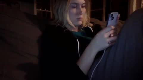 Snapshot of thelittlebambii chatting on 22, 12, 2024 Little Bambii online show from 22, 12, 2024