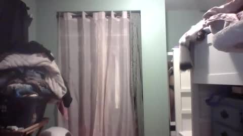 Snapshot of thelittlebambii chatting on 7, 1, 2025 Little Bambii online show from 7, 1, 2025