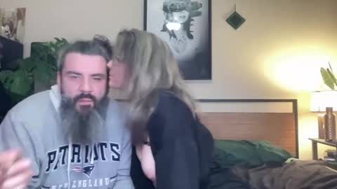 Snapshot of thematedpair chatting on 8, 1, 2026 The Mated Pair online show from 8, 1, 2026