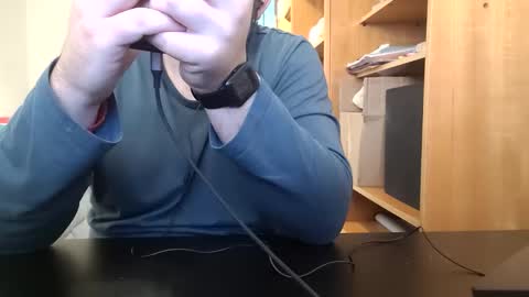 Snapshot of themoontiger chatting on 14, 12, 2025 themoontiger online show from 14, 12, 2025