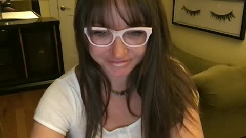 Snapshot of themrsnelson chatting on 15, 10, 2025 Cach Nelson online show from 15, 10, 2025