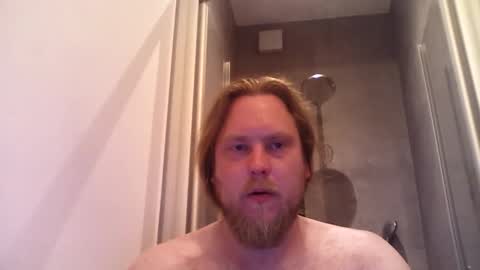 Snapshot of thenewdude1992 chatting on 29, 5, 2026 thenewdude1992 online show from 29, 5, 2026