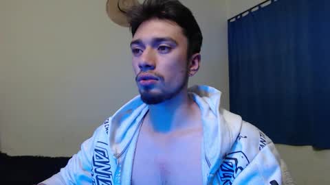 Snapshot of theo_stone04 chatting on 14, 11, 2025 Theo online show from 14, 11, 2025