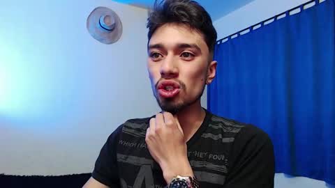 Snapshot of theo_stone04 chatting on 21, 11, 2025 Theo online show from 21, 11, 2025