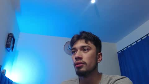 Snapshot of theo_stone04 chatting on 30, 11, 2025 Theo online show from 30, 11, 2025