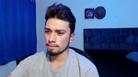 Snapshot of theo_stone04 chatting on 19, 12, 2025 Theo online show from 19, 12, 2025