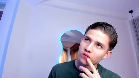 Snapshot of theohawke_ chatting on 2, 1, 2025 THEO- MATEO online show from 2, 1, 2025