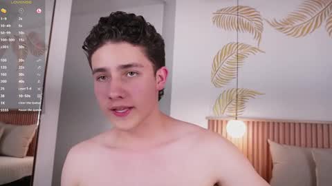 Snapshot of theohawke_ chatting on 18, 1, 2025 THEO- MATEO online show from 18, 1, 2025