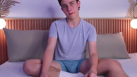 Snapshot of theohawke_ chatting on 22, 1, 2025 THEO- MATEO online show from 22, 1, 2025