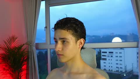 Snapshot of theohawke_ chatting on 18, 2, 2025 THEO- MATEO online show from 18, 2, 2025