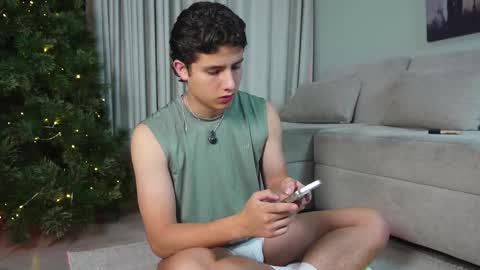 Snapshot of theohawke_ chatting on 4, 12, 2025 THEO- MATEO online show from 4, 12, 2025