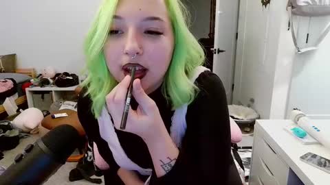 Snapshot of theolivianyx chatting on 3, 1, 2025 Olivia Nyx online show from 3, 1, 2025