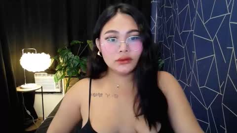 Snapshot of theonly_chin chatting on 24, 2, 2026 FRANCINE online show from 24, 2, 2026