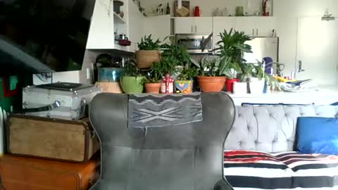 Snapshot of theoutfitter chatting on 14, 2, 2025 MISTERPOWERS online show from 14, 2, 2025