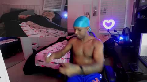 Snapshot of thepluglove chatting on 18, 11, 2025 The Plug Love Friends online show from 18, 11, 2025