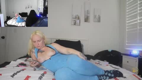 Snapshot of thepluglove chatting on 22, 11, 2025 The Plug Love Friends online show from 22, 11, 2025