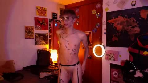 Matt independent model  online show from 16, 4, 2026