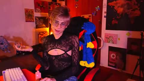 Matt independent model  online show from 17, 4, 2026