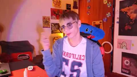 Matt independent model  online show from 5, 5, 2026